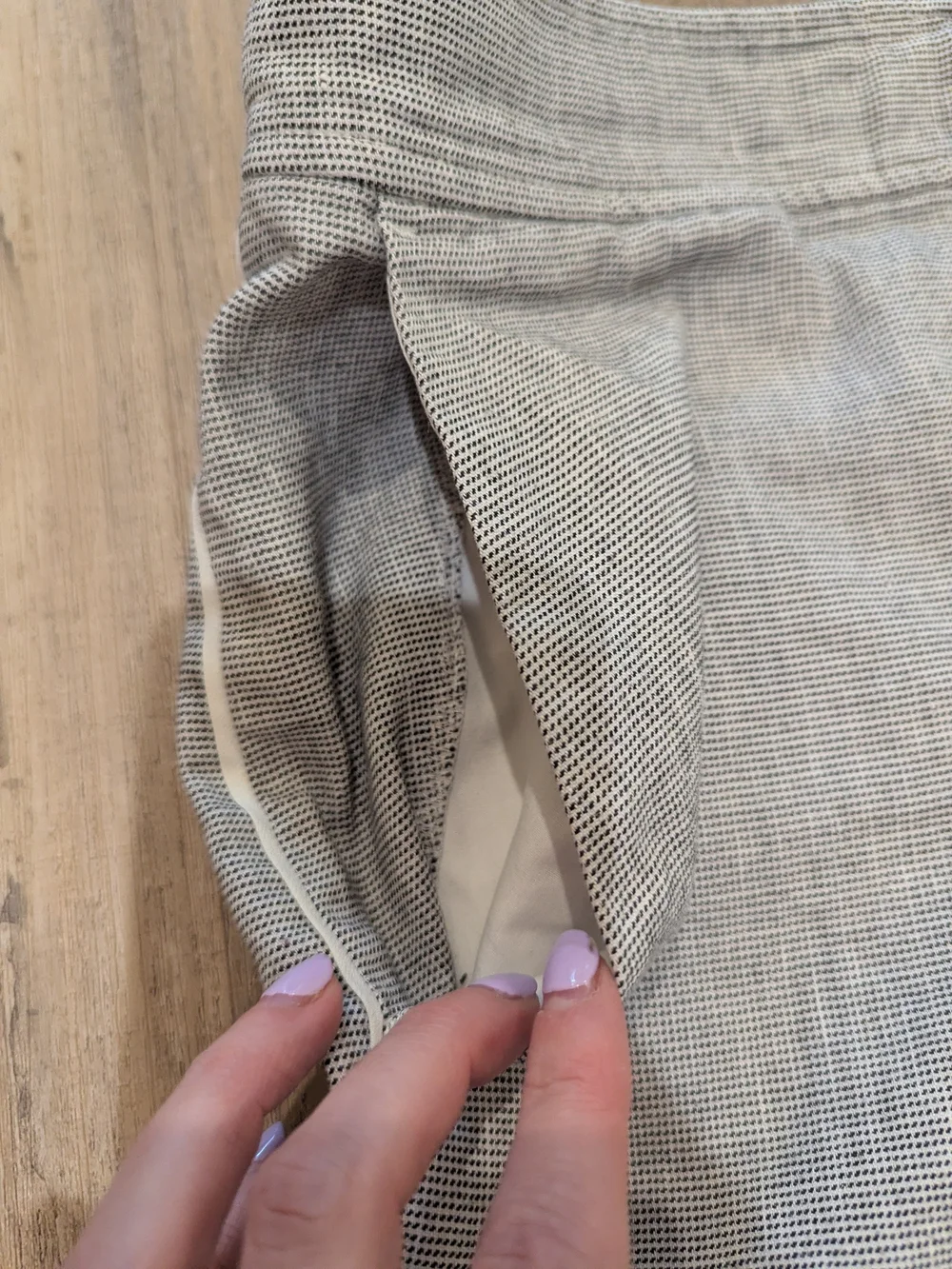 Club Monaco Light Gray Wide-Leg Cropped Capris - Picture 8 of 9
